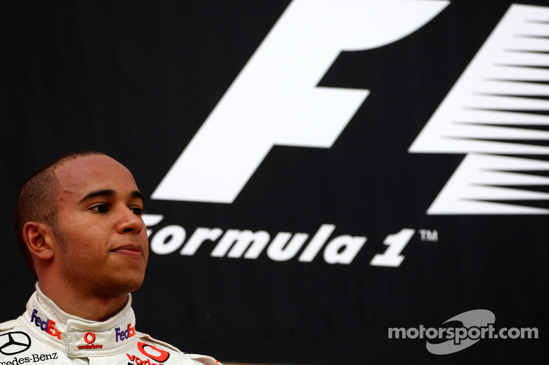 Lewis Hamilton chegou em segundo com a McLaren