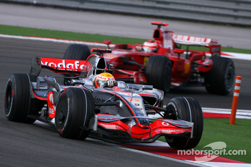 Lewis Hamilton, McLaren Mercedes ve Kimi Raikkonen, Scuderia Ferrari