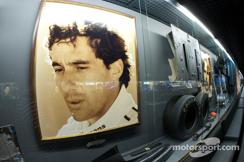 Formula 1 área: Ayrton Senna display