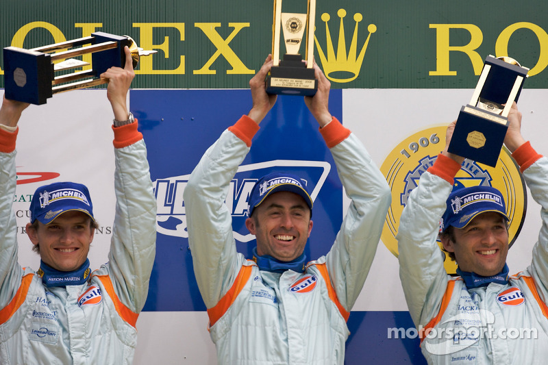 Antonio García en su primera victoria en 2008 con David Brabham y Darren Turner