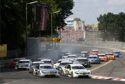 Start: Jamie Green, Team HWA AMG Mercedes, AMG Mercedes C-Klasse, Bruno Spengler, Team HWA AMG Merce