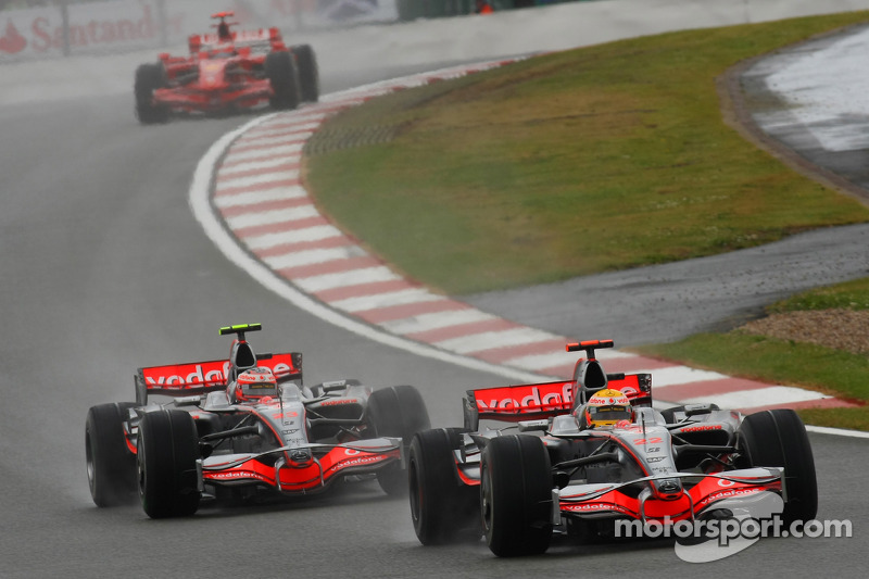 Lewis Hamilton, McLaren Mercedes, MP4-23, Heikki Kovalainen, McLaren Mercedes, MP4-23 y Kimi Raikkon