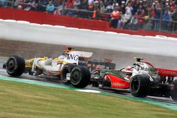Fernando Alonso, Renault F1 Team, Heikki Kovalainen, McLaren Mercedes