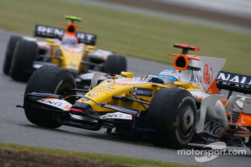 Fernando Alonso, Renault F1 Team, R28 and Nelson A. Piquet, Renault F1 Team, R28