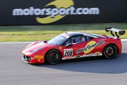 #208 Ferrari de Fort Lauderdale Ferrari 458 avec des logos Motorsport.com