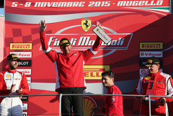 Carrera 1 Pirelli. Primer puesto #55 Scuderia Autoropa Ferrari 458: