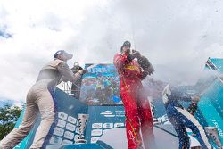 Podium: race winner Lucas di Grassi, ABT Schaeffler Audi Sport, second place Sam Bird, DS Virgin Racing Formula E Team, third place Robin Frijns, Amlin Andretti