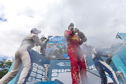 Podium: 1. Lucas di Grassi, ABT Schaeffler Audi Sport; 2. Sam Bird, DS Virgin Racing Formula E Team;