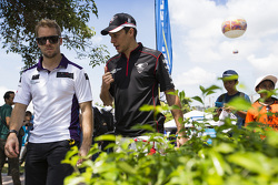 Sam Bird, DS Virgin Racing Formula E Team e Loic Duval, Dragon Racing