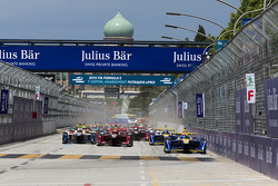 Départ : Sébastien Buemi, Renault e.Dams mène
