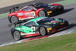 #46 Octane 126 Ferrari 458 : Max Blancardi en lutte avec #27 Rossocorsa - Pellin Racing : Alessandro Vezzoni