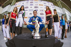 Rubén García Jr. Canel's Racing celebra en el Victory Lane