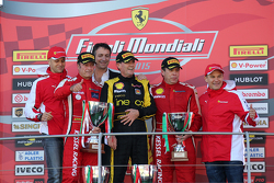 Podio Coppa Shell: primo e campione del mondo Coppa Shell #181 Ineco - MP Racing Ferrari 4548: Erich Prinoth, secondo #177 Kessel Racing Ferrari 458: Fons Scheltema, terzo #112 Kessel Racing Ferrari: Rich Lovat