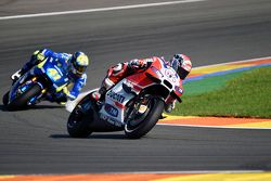 Andrea Dovizioso, Ducati Team and Aleix Espargaro, Team Suzuki MotoGP