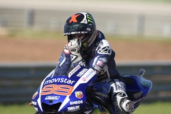 Le vainqueur de la course et Champion du Monde MotoGP 2015 Jorge Lorenzo, Yamaha Factory Racing