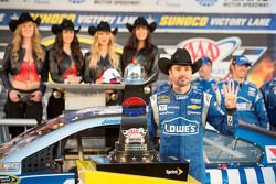 Race winner Jimmie Johnson, Hendrick Motorsports Chevrolet