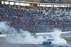 Race winner Jimmie Johnson, Hendrick Motorsports Chevrolet