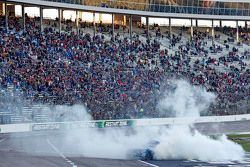 Race winner Jimmie Johnson, Hendrick Motorsports Chevrolet