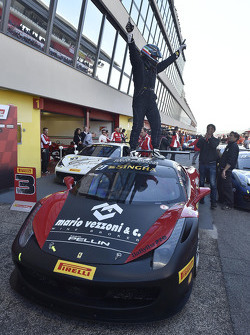 #27 Rossocorsa - Pellin Racing Ferrari 458: Alessandro Vezzoni celebrates in parc ferme