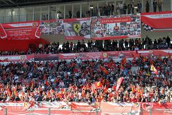 Tifosi sulla tribuna