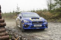 La Subaru STI di David Higgins al Rally del Galles