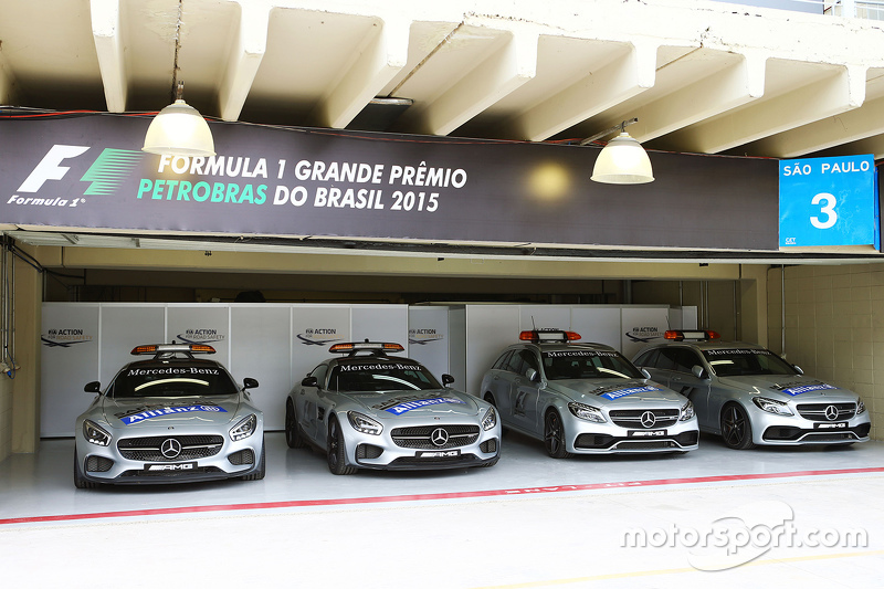 Safety Cars e Medical Cars no paddock do GP Brasil de F1 de 2015