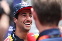 Daniel Ricciardo, Red Bull Racing con los medios