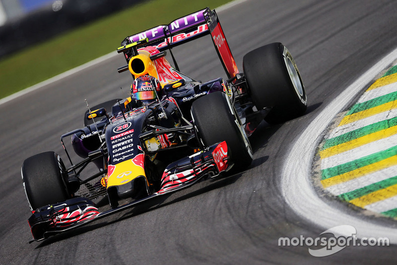 2015 год. За рулем болида Red Bull RB11 на пятничных тренировках