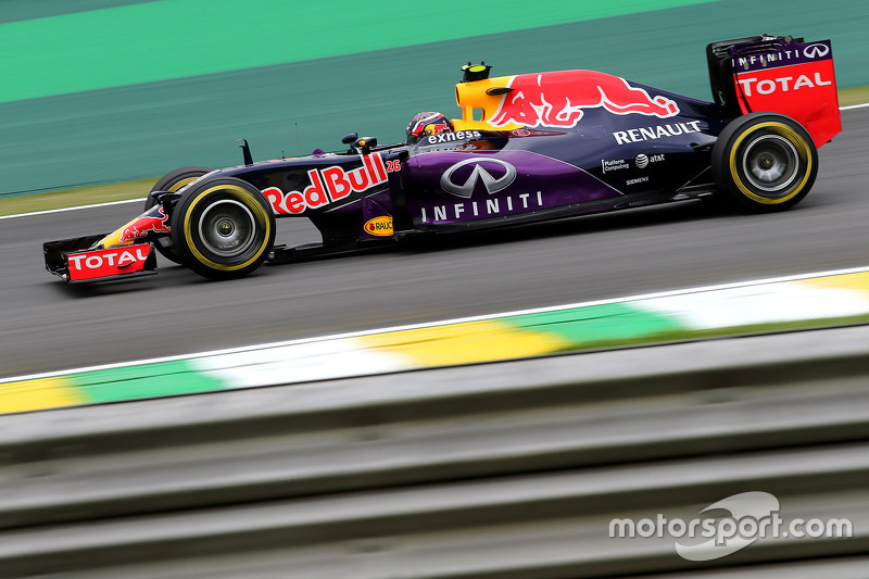 2015 год. За рулем болида Red Bull RB11 на пятничных тренировках
