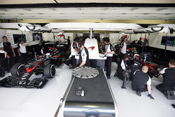 Fernando Alonso, McLaren et Jenson Button, McLaren MP4-30
