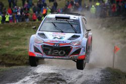 Thierry Neuville en Nicolas Gilsoul, Hyundai i20 WRC, Hyundai Motorsport