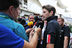 Ромен Грожан, Lotus F1 Team со СМИ