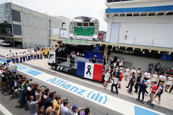 F1 presta homenagem às vítimas da tragédia de Paris