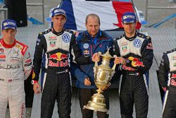 Podium: les vainqueurs Sébastien Ogier et Julien Ingrassia, Volkswagen Motorsport