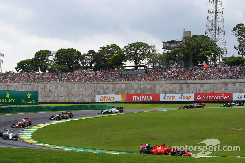 Kimi Raikkonen, Ferrari SF15-T au départ de la course