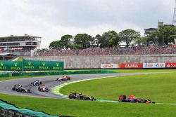 Daniel Ricciardo, Red Bull Racing RB11 at the start of the race