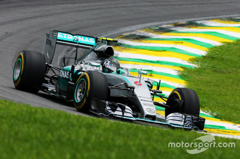 Mercedes, 2015: 322 pontos, seis vitórias, 2º no campeonato