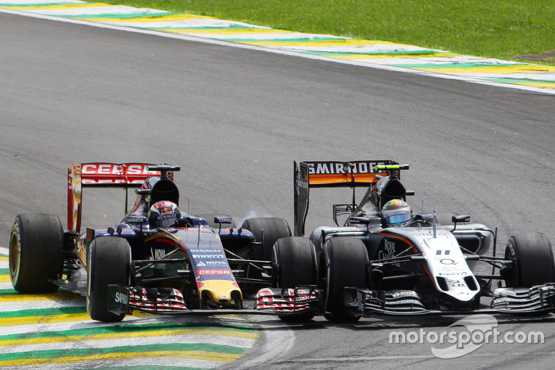 Sergio Perez, Sahara Force India F1 VJM08 et Max Verstappen, Scuderia Toro Rosso STR10 en lutte pour une position