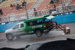 Air Titan dries the track