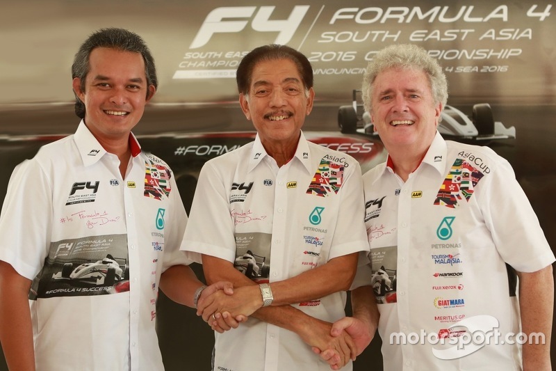 Da sinistra a destrat: Firhat Mokhzani, F4SEA Managing Director, YM Tunku Datuk Mudzaffar Tunku Must
