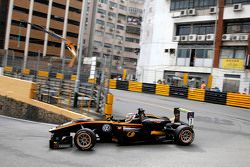 Antonio Giovinazzi, Carlin Dallara Volkswagen 