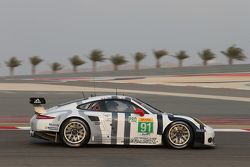 #91 Porsche Team Manthey Porsche 911 RSR: Richard Lietz, Michael Christensen