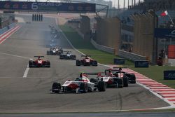 Marvin Kirchhofer, ART Grand Prix, leads Esteban Ocon, ART Grand Prix and Luca Ghiotto, Trident