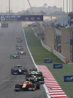 Jordan King, Racing Engineering leads Oliver Rowland, Status Grand Prix