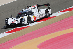 #17 Porsche Team Porsche 919 Hybrid: Timo Bernhard, Mark Webber, Brendon Hartley