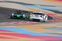 #92 Porsche Team Manthey Porsche 911 RSR: Frédéric Makowiecki, Patrick Pilet