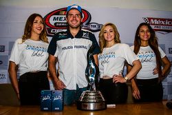 Rubén Rovelo, G3C Racing con las chicas de alcatel