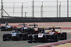 Marvin Kirchhofer, ART Grand Prix devant Matthew Parry, Koiranen GP et Emil Bernstorff, Arden International