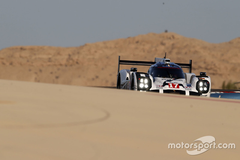 #17 Porsche Team Porsche 919 Hybrid: Timo Bernhard, Mark Webber, Brendon Hartley