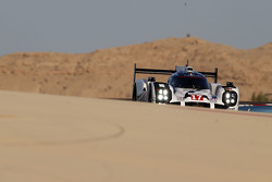 #17 Porsche Team Porsche 919 Hybrid: Timo Bernhard, Mark Webber, Brendon Hartley